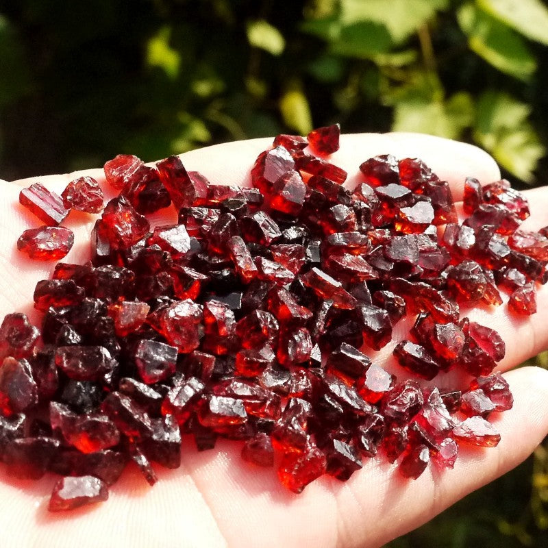 Natural Burgundy Garnet Raw Ore Granular Crushed Stone